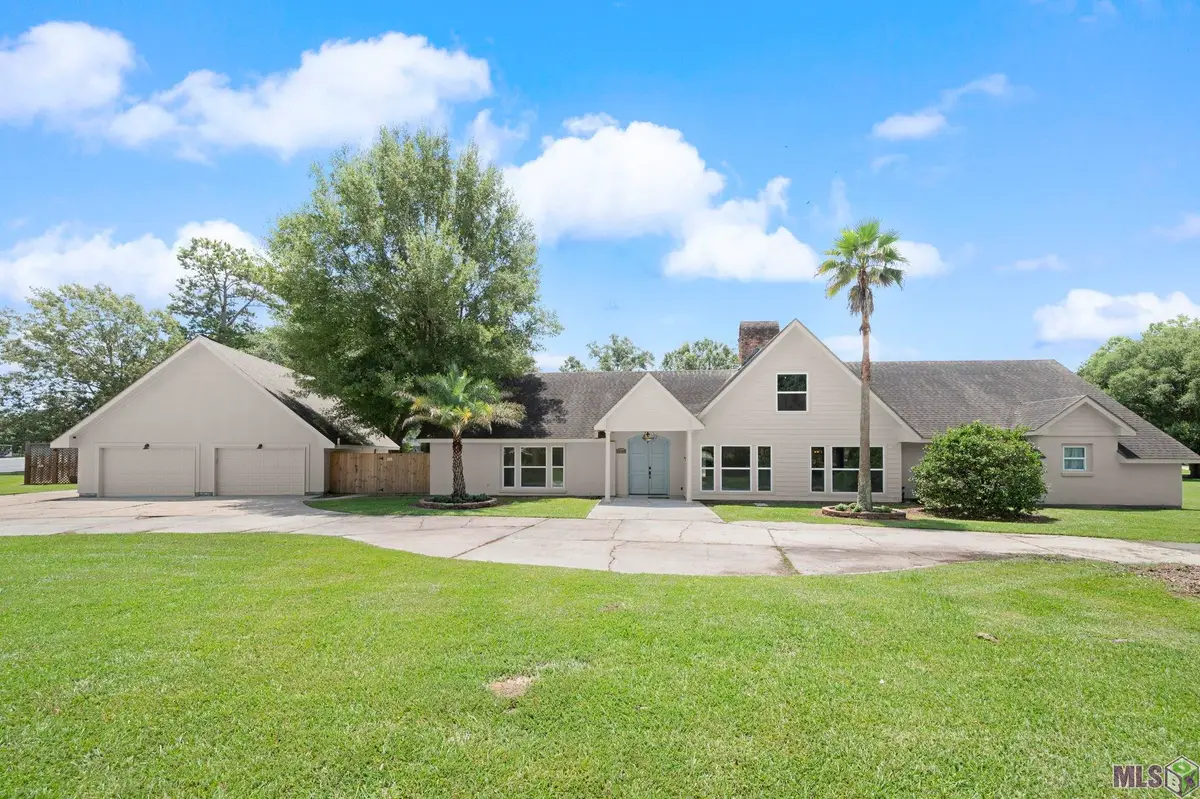 26000 Plantation Ave, Denham Springs, LA 70726 - #1