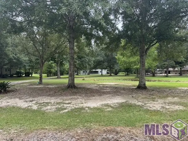 3376 Piper Rd, Slaughter, LA 70777