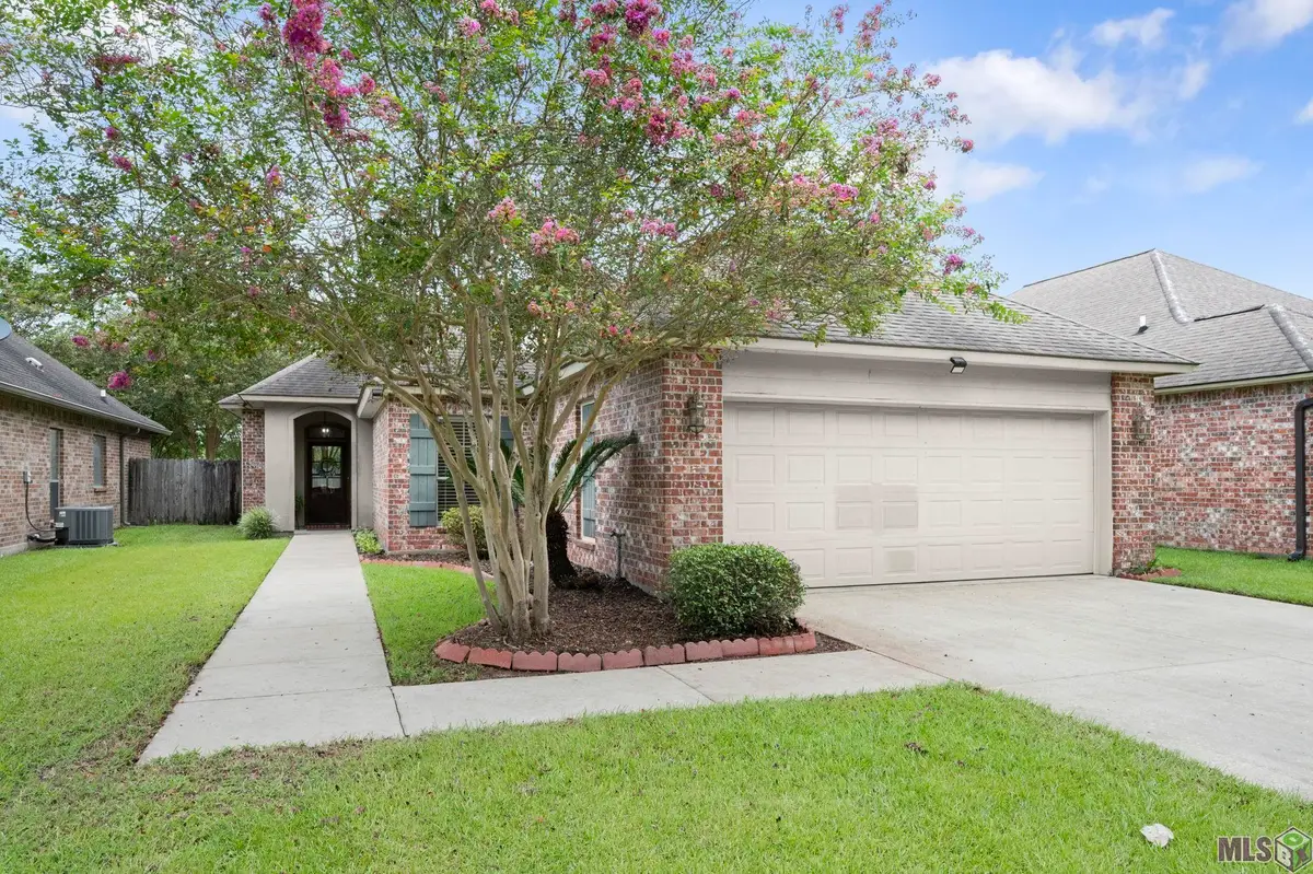 3076 Southbank Dr, Baton Rouge, LA 70810 - #1