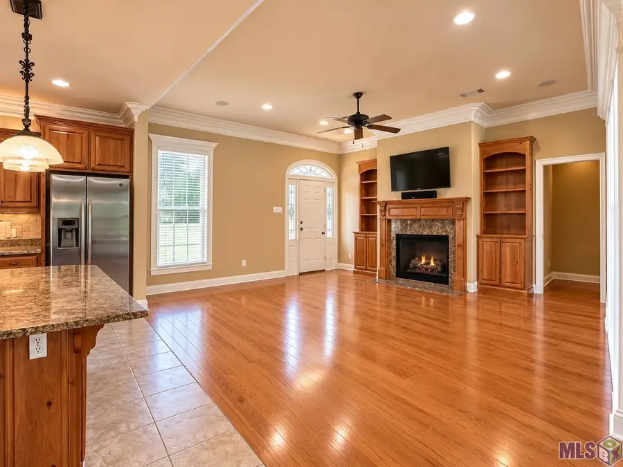 10234 Harrell Ln, Denham Springs, LA 70726 - #3