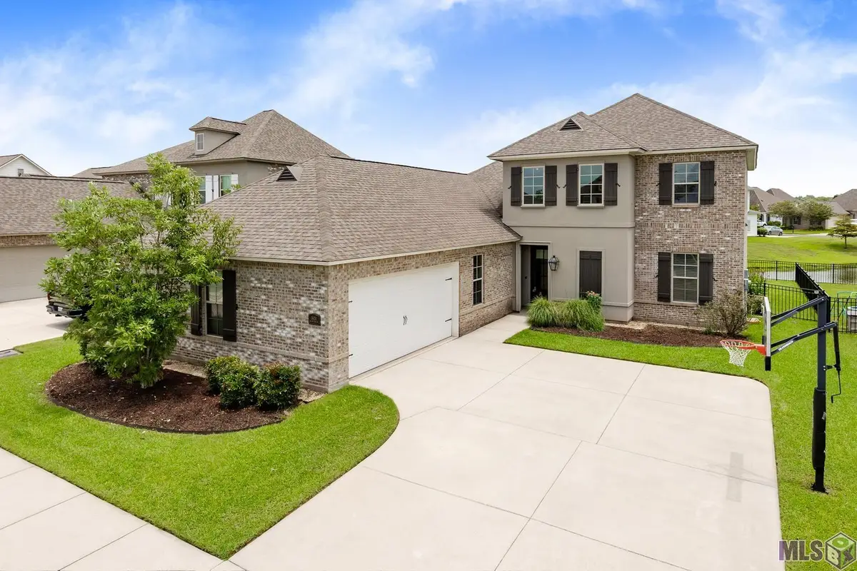 3624 Cruden Bay Dr, Zachary, LA 70791 - #1