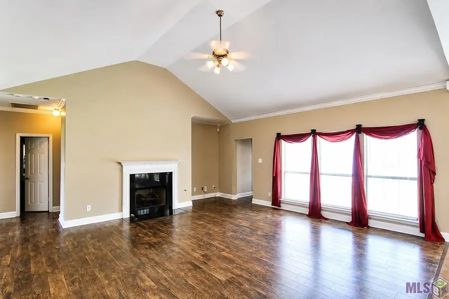 25950 Willow Wood St, Denham Springs, LA 70726 - #2