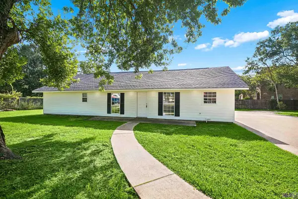 12490 Coontrap Rd, Gonzales, LA 70737