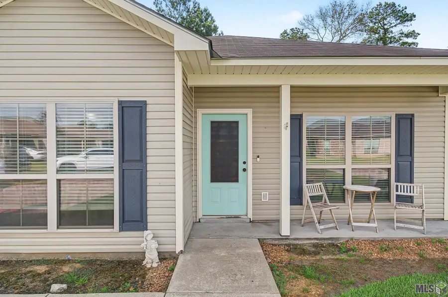 32430 Creek Pointe Dr, Denham Springs, LA 70726 - #2