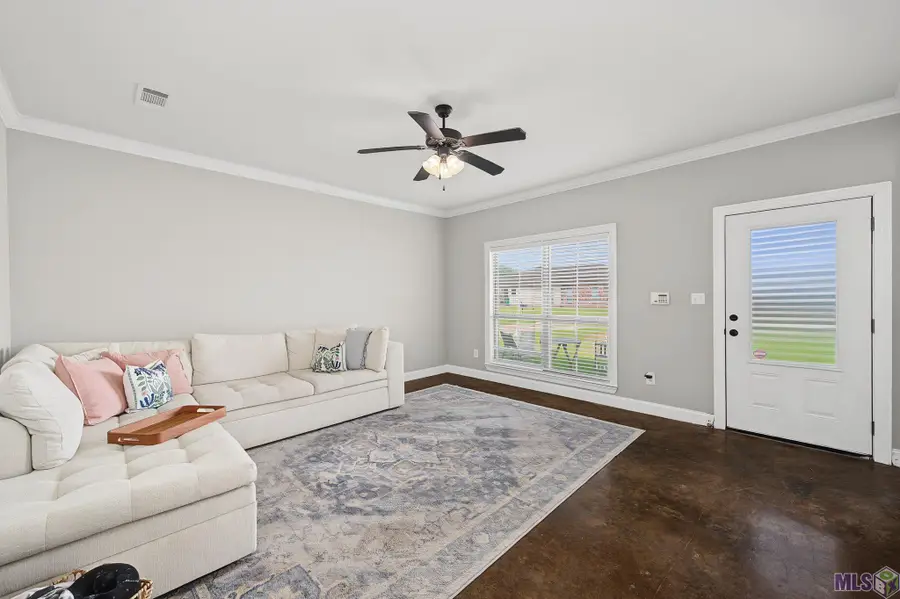 32430 Creek Pointe Dr, Denham Springs, LA 70726 - #3