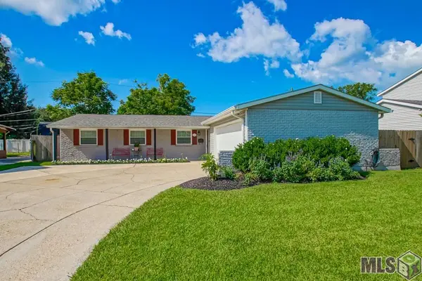 404 Belle Chase Dr, Laplace, LA 70068
