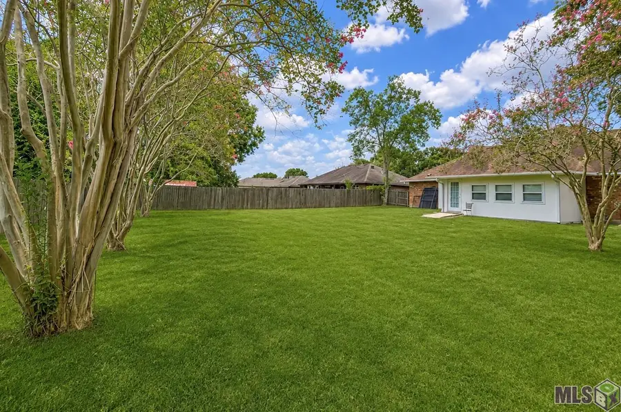 10016 Hawthorne Dr, Baton Rouge, LA 70809 - #2