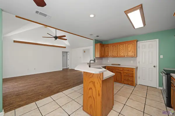 13120 Joycelynn Rd, Walker, LA 70785