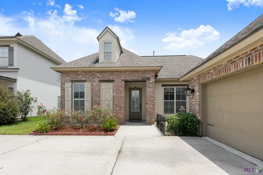 3240 Meadow Grove Ave, Zachary, LA 70791 - #2