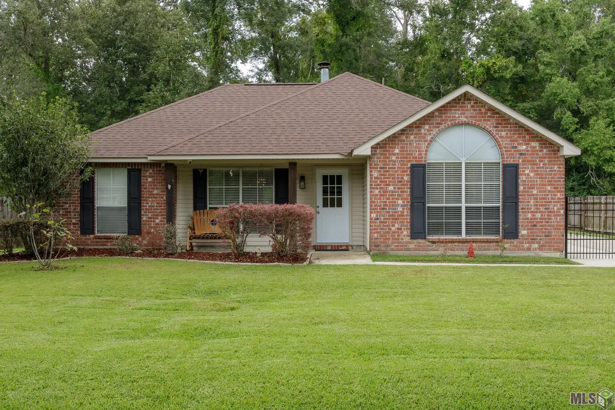 34824 Gravesbriar Dr, Denham Springs, LA 70706 - #1