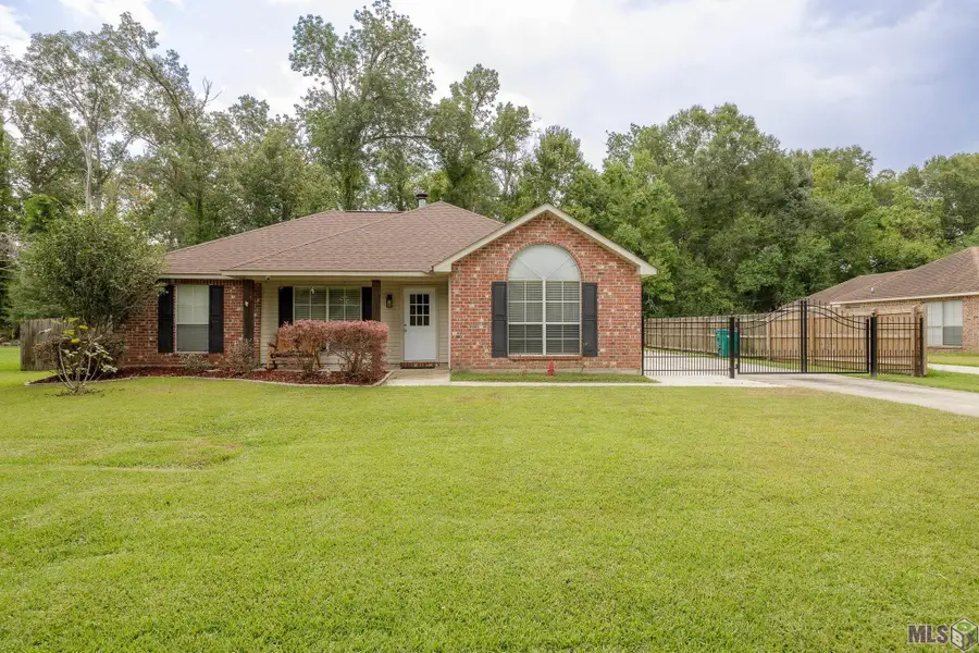 34824 Gravesbriar Dr, Denham Springs, LA 70706 - #2