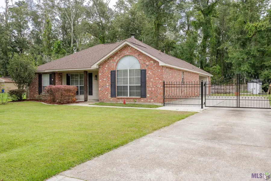34824 Gravesbriar Dr, Denham Springs, LA 70706 - #3
