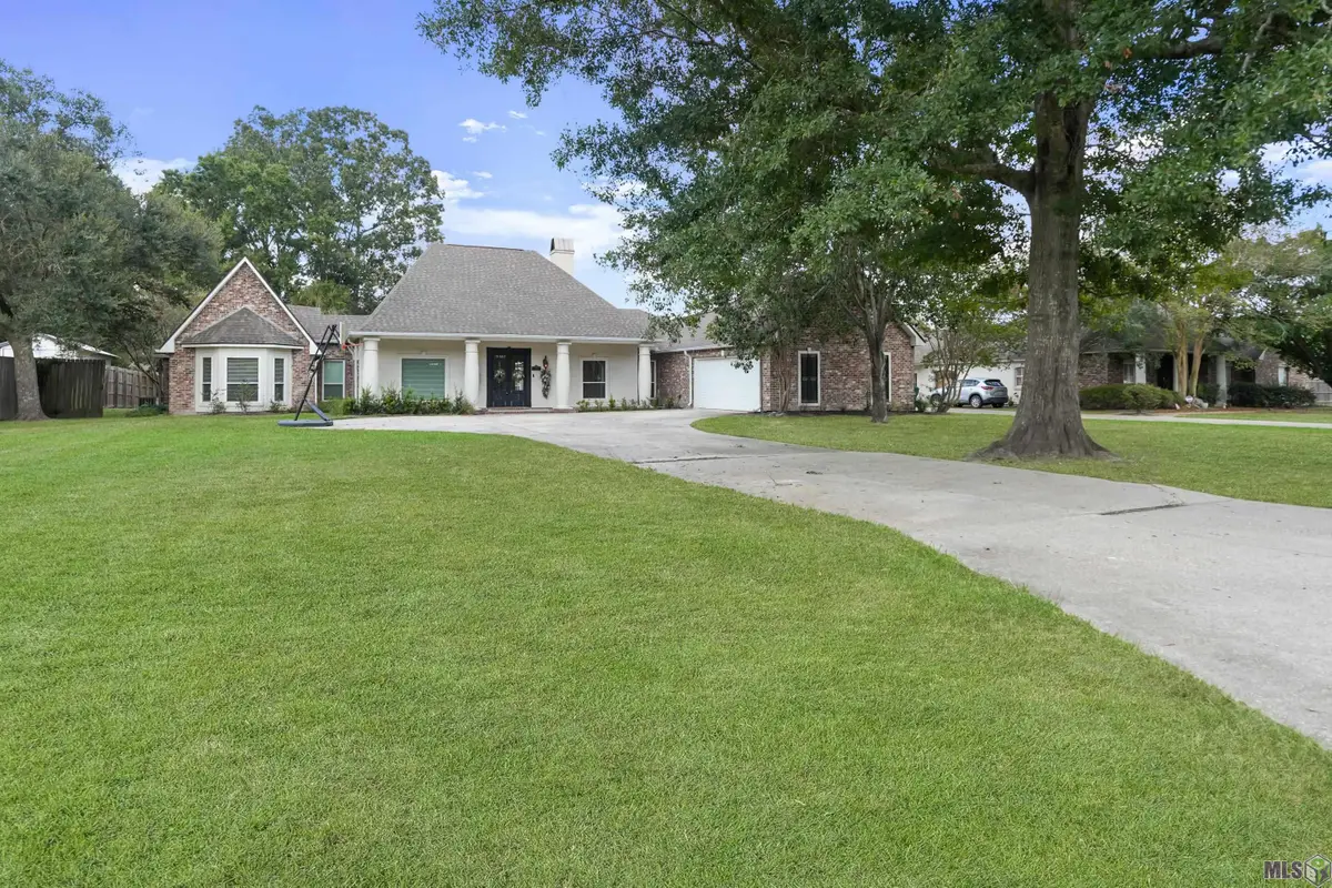 7471 Estelle Dr, Denham Springs, LA 70726 - #1