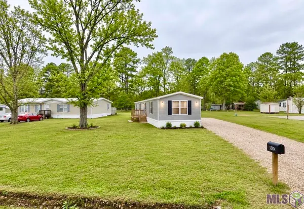 15323 E Beaver Dr, Pride, LA 70770