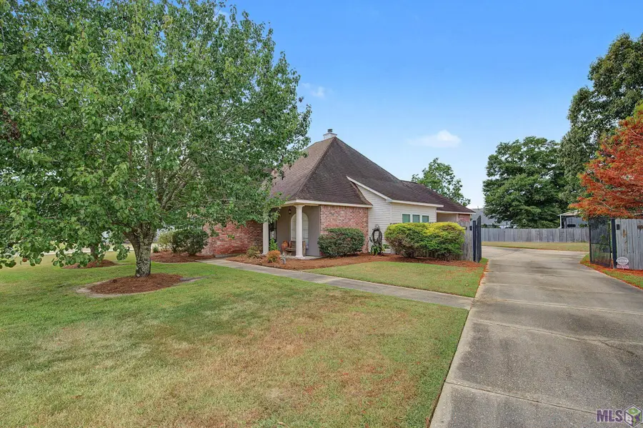 32804 Faulkner Dr, Denham Springs, LA 70706 - #2
