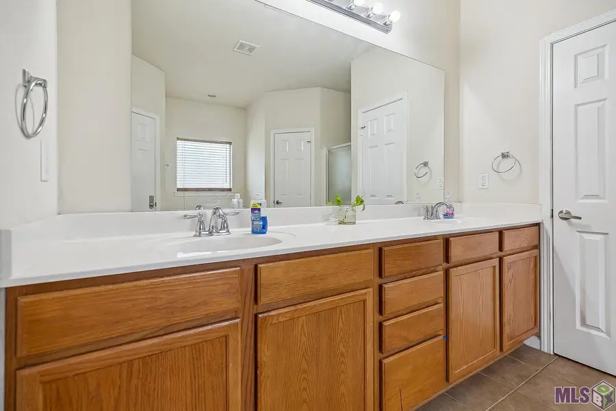 37043 Oak Haven Dr, Denham Springs, LA 70706 - #2