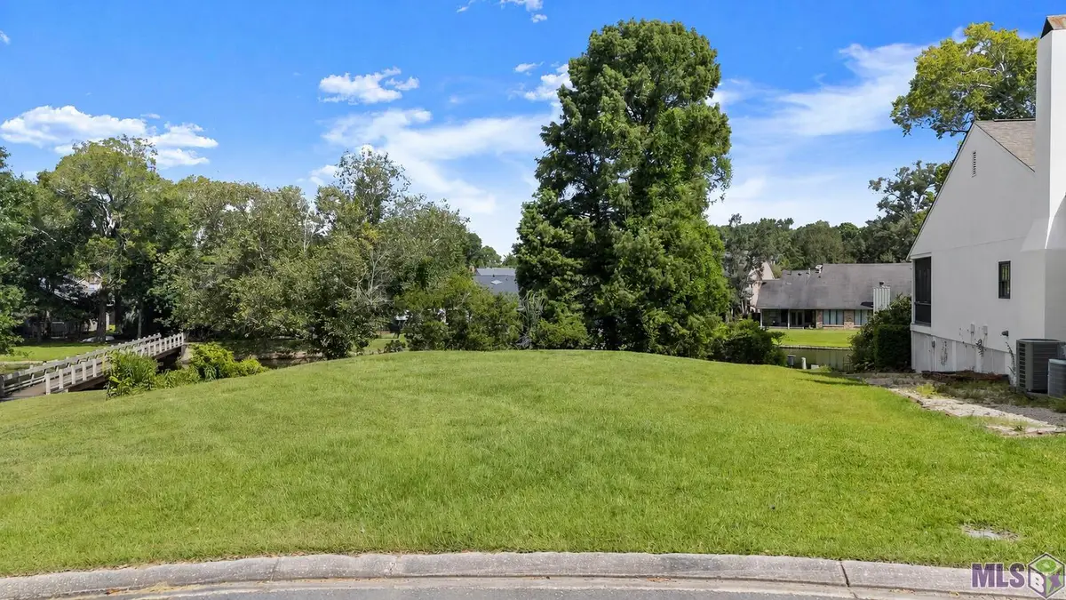 1211 Thoreau Dr, Baton Rouge, LA 70808 - #1