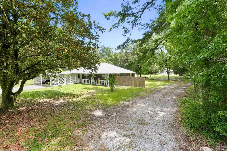 31276 Old River Rd, Denham Springs, LA 70726 - #2