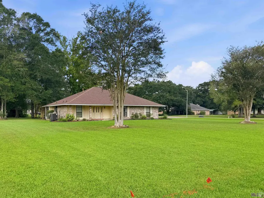 13525 Palomino Dr, Greenwell Springs, LA 70739 - #2