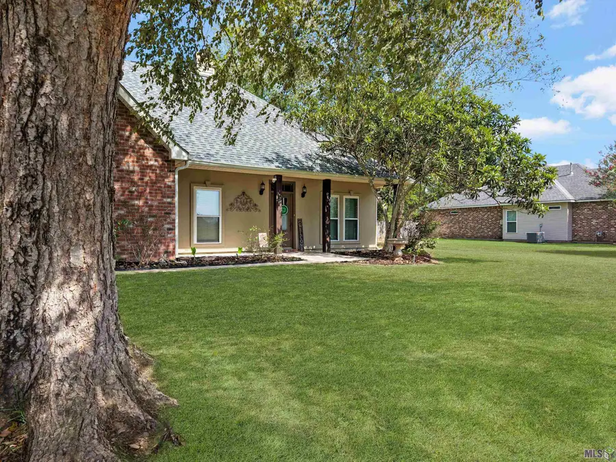 16428 Ole Homestead Ln, Prairieville, LA 70769 - #3