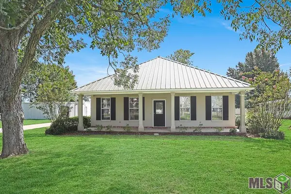 2254 Dibenedetto Ln, Port Allen, LA 70767