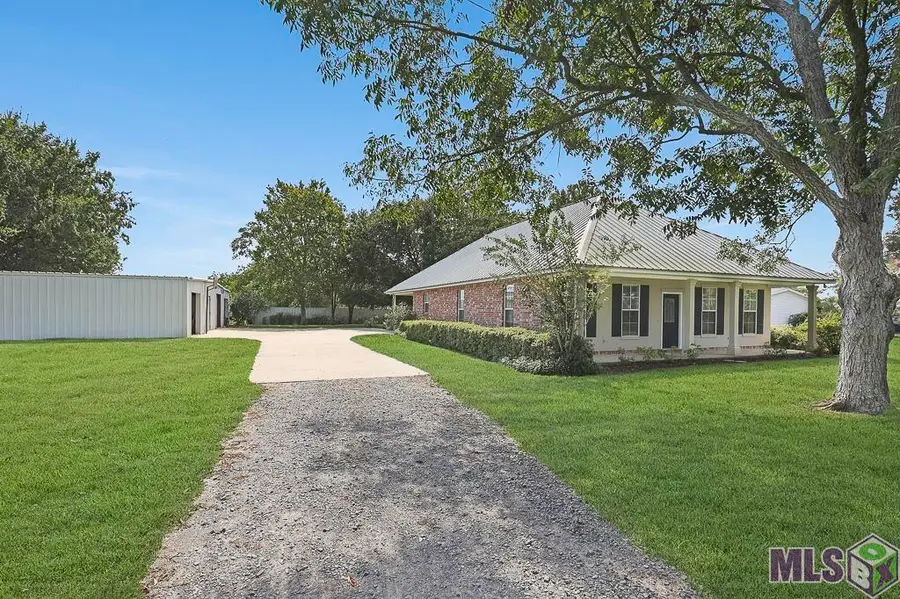 2254 Dibenedetto Ln, Port Allen, LA 70767 - #2