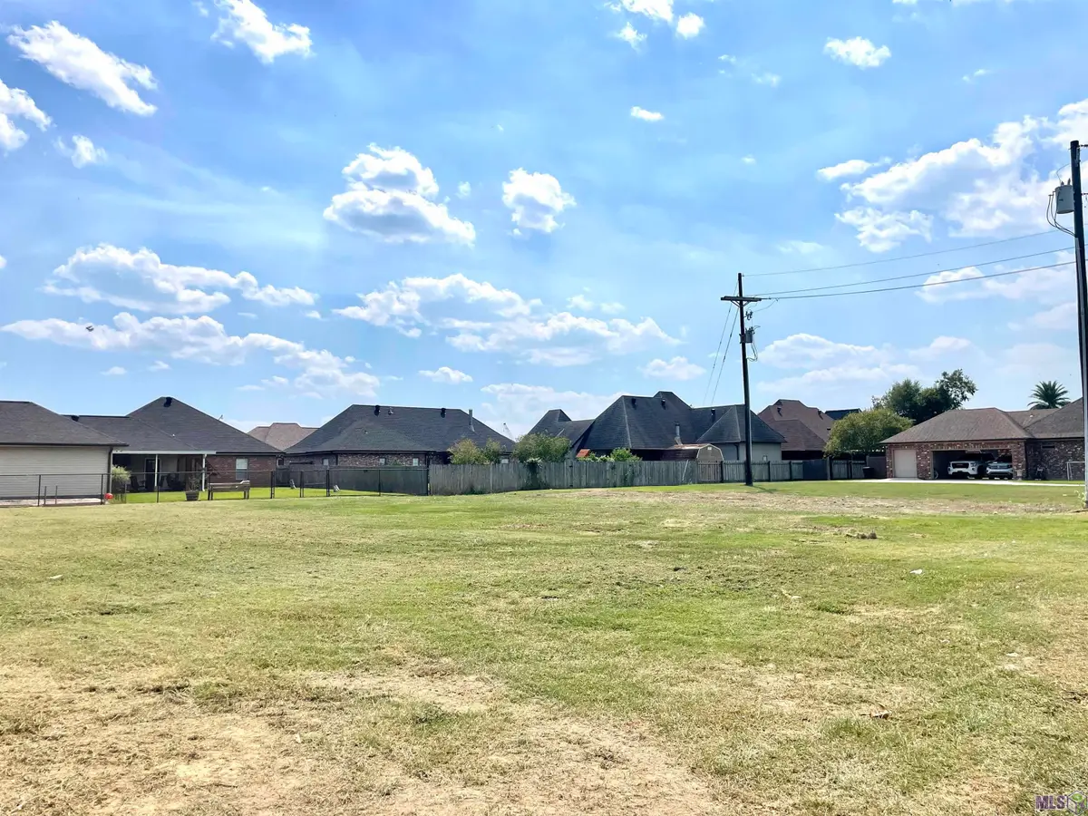 529 Lancaster Dr, Houma, LA 70360 - #1