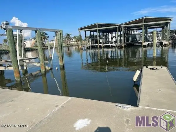 411 Admiral Craik Drive #17, Grand Isle, LA 70358