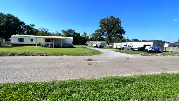 129 Riverview Dr, Patterson, LA 70392