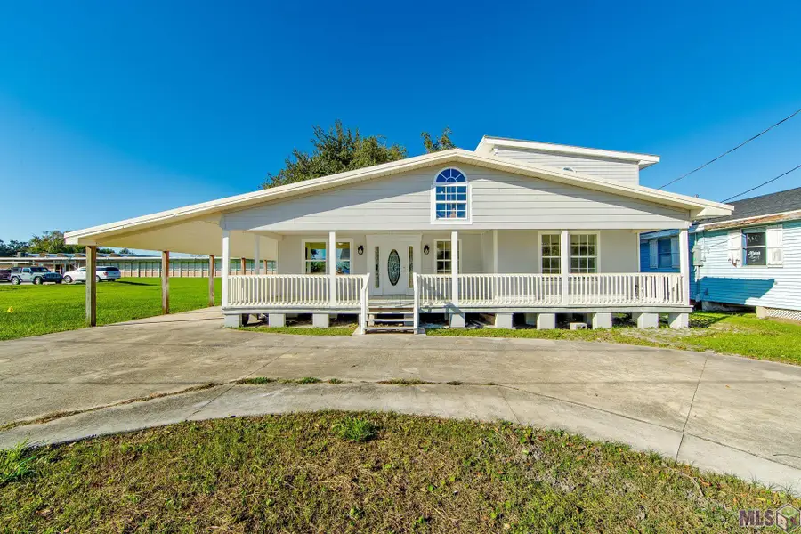 106 N Third St Street, Golden Meadow, LA 70357 - #2