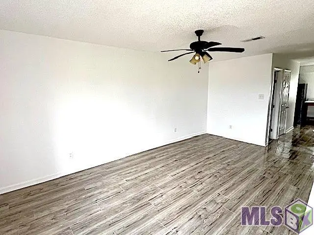 725 Woodland Dr, Laplace, LA 70068 - #3