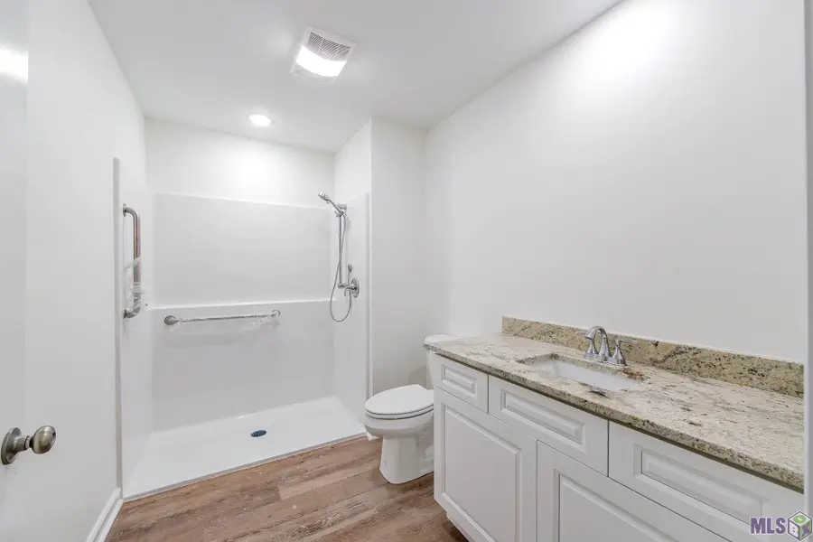 1300 Lafourche Drive #104, Thibodaux, LA 70301 - #3