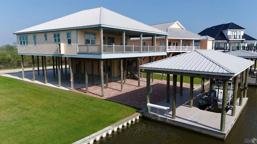14 Sandy Point Dr, Grand Isle, LA 70358 - #2