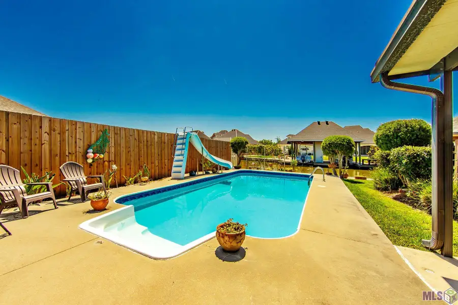 256 Tulip Dr, Houma, LA 70360 - #2