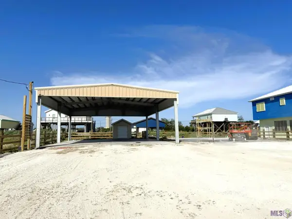 220 Cypress Ln, Grand Isle, LA 70358