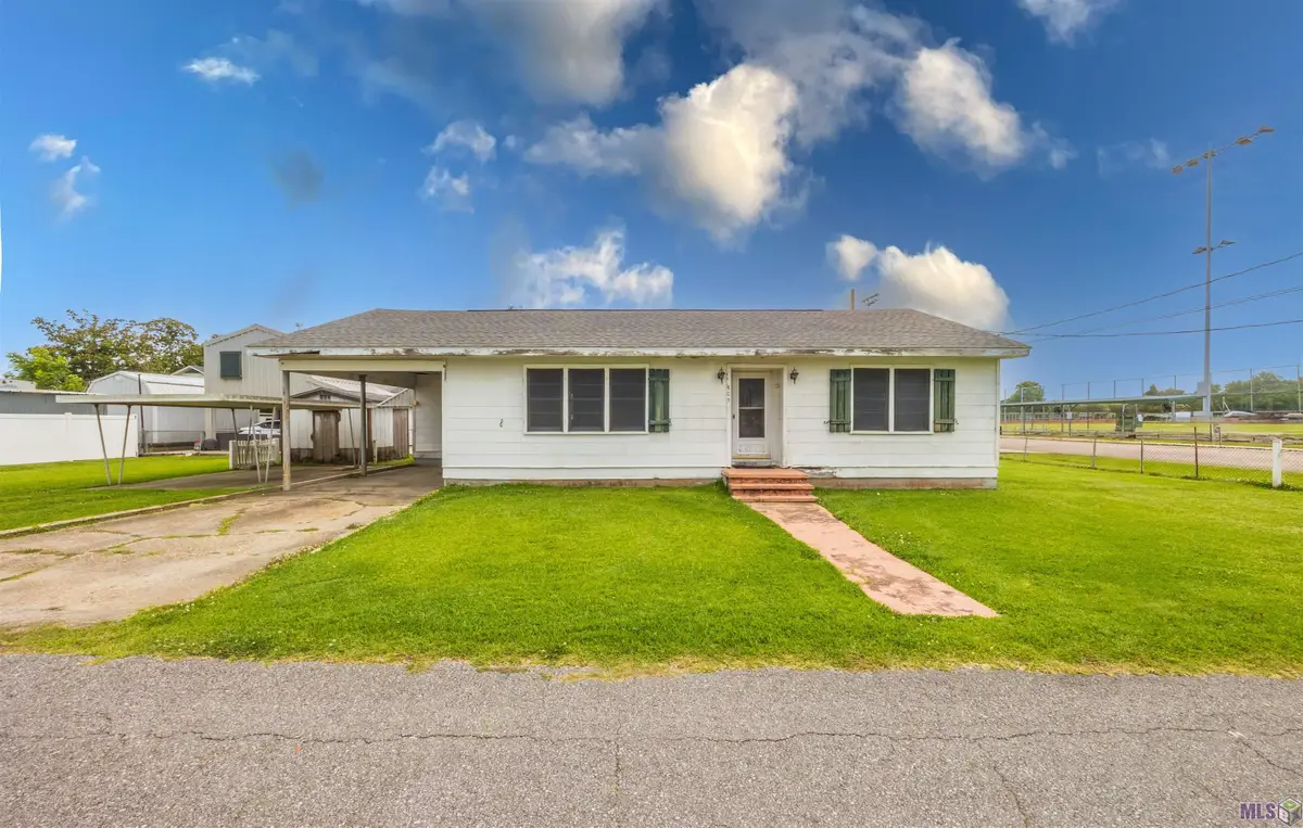 605 8th St, Lockport, LA 70374 - #1