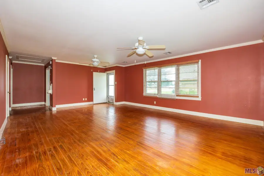 605 8th St, Lockport, LA 70374 - #3
