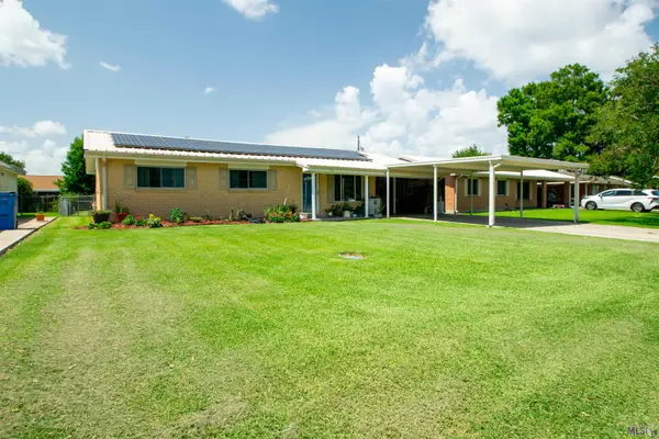 1245 Columbus Ave, Bayou Vista, LA 70380