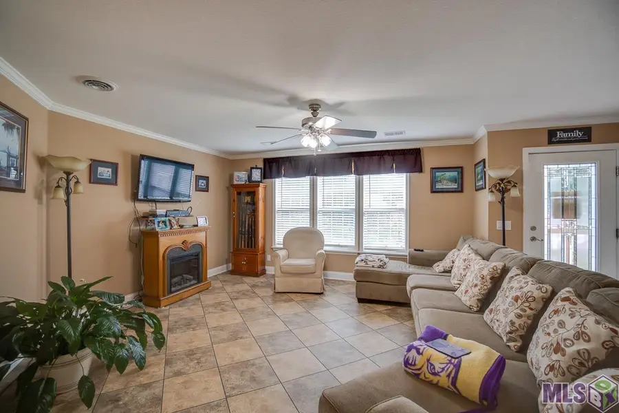 361 Le Village Dr, Larose, LA 70373 - #2