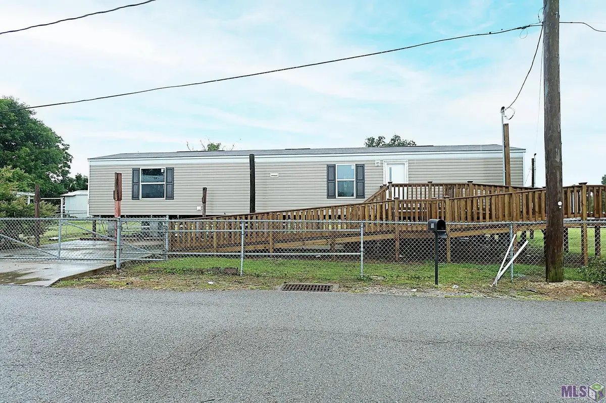 155 Doucet Dr, Golden Meadow, LA 70357 - #1