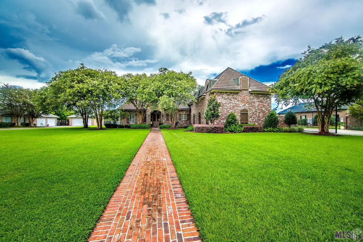 157 Regal Row, Houma, LA 70360 - #1