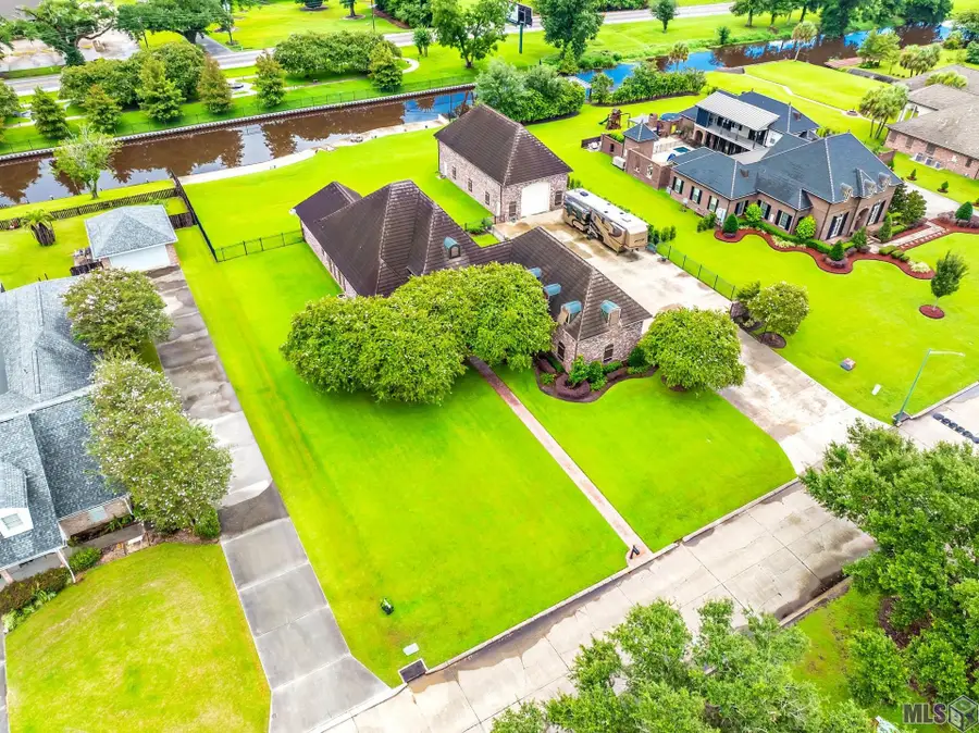 157 Regal Row, Houma, LA 70360 - #3