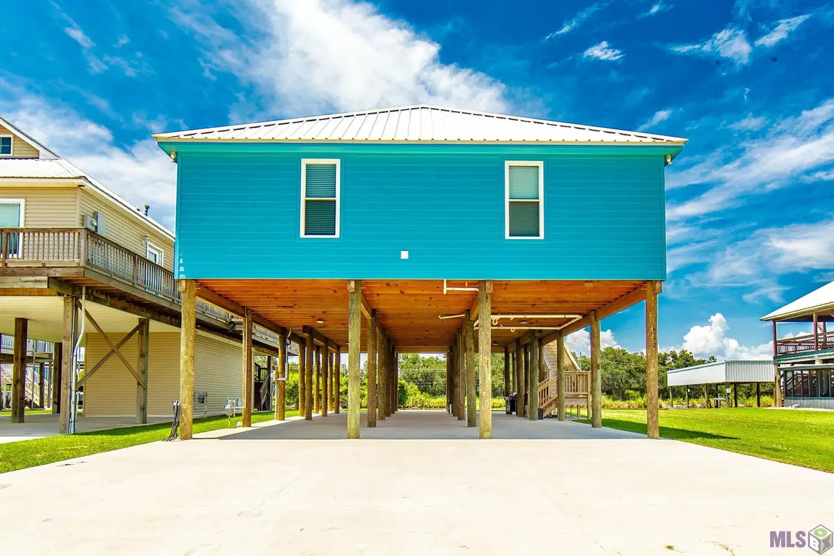 6272 Bayouside Dr, Chauvin, LA 70344 - #1