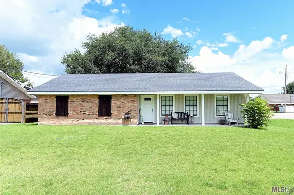 121 Honeysuckle Dr, Schriever, LA 70359