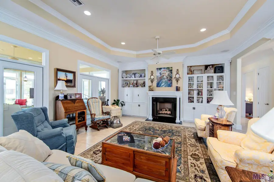 368 Tulip Dr, Houma, LA 70360 - #2