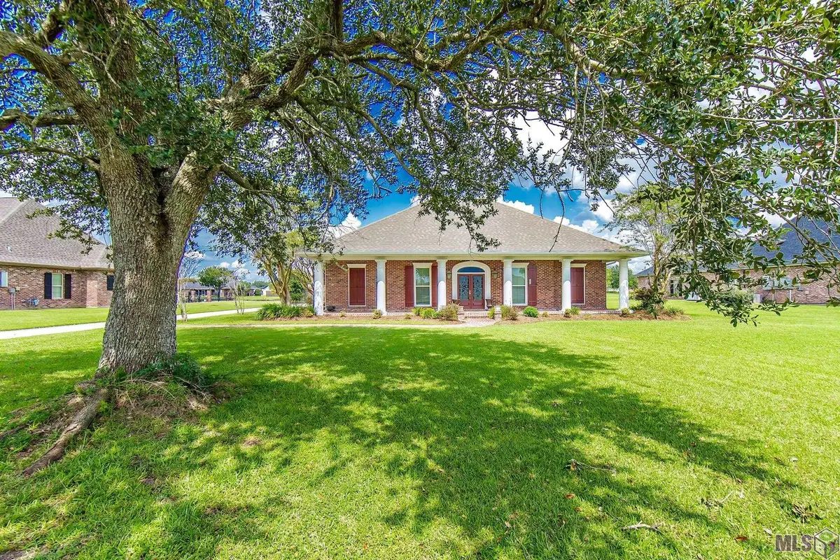 216 Joshua Reed Dr, Houma, LA 70360 - #1