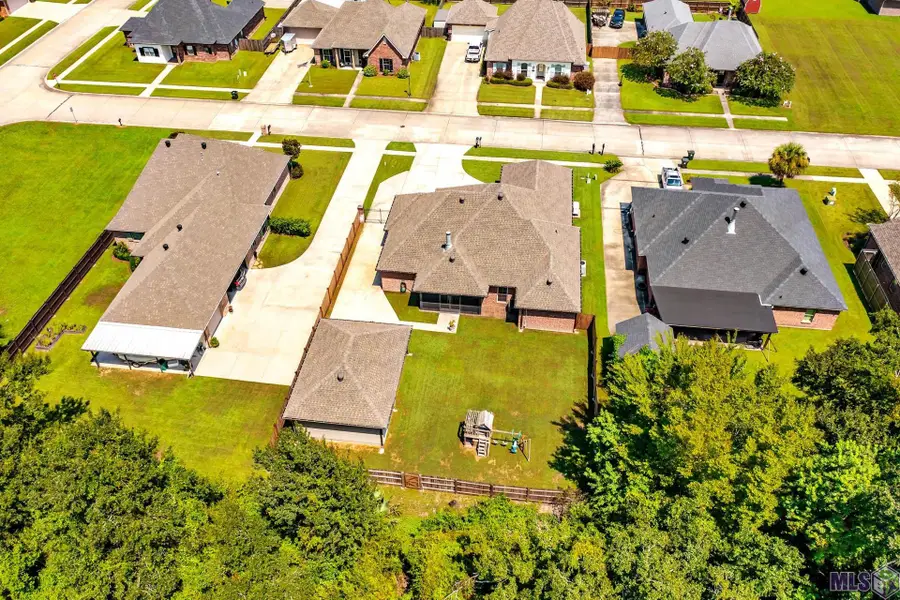 316 Brentwood Dr, Houma, LA 70360 - #3