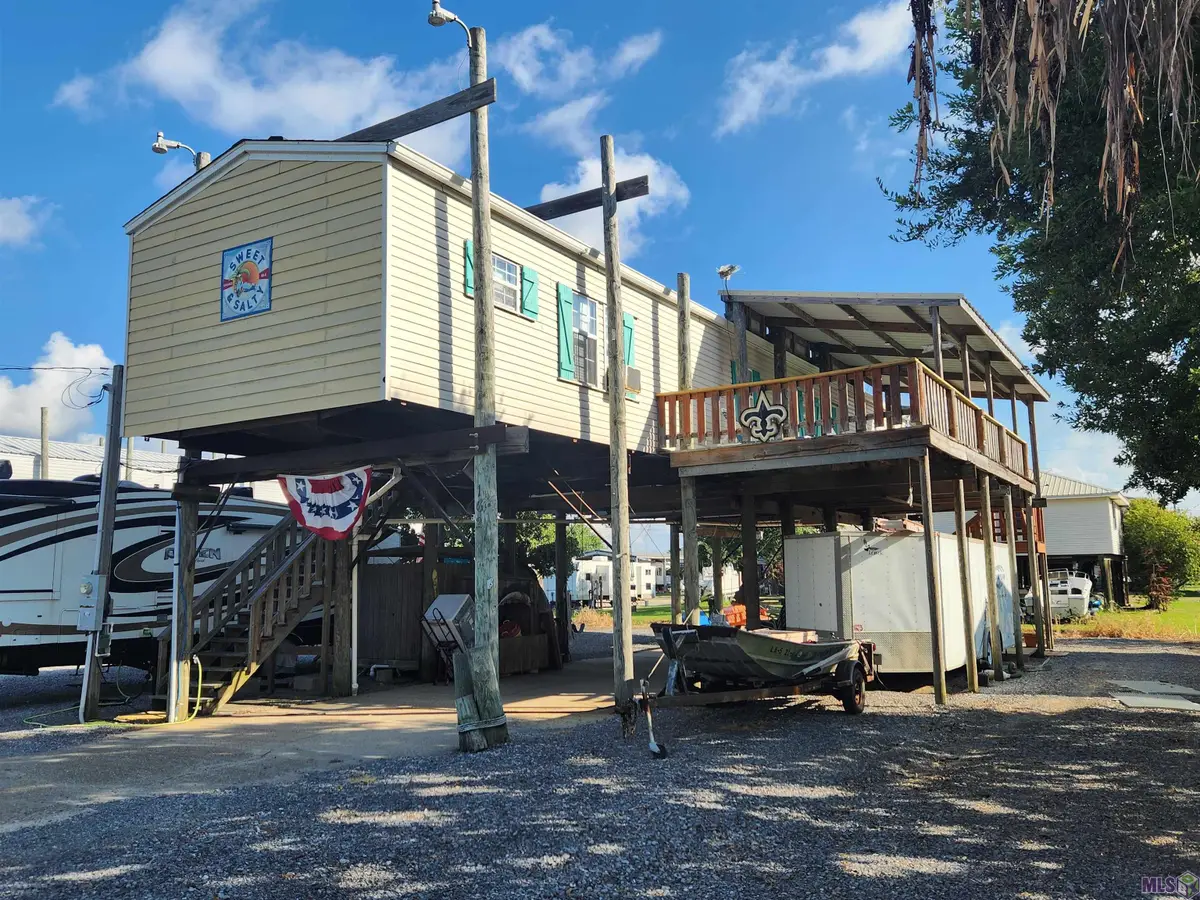 162 Grape Ln, Grand Isle, LA 70358 - #1