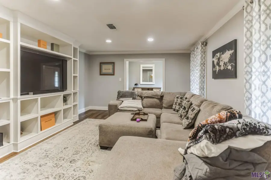 1611 N Sherman St, Jennings, LA 70546 - #3