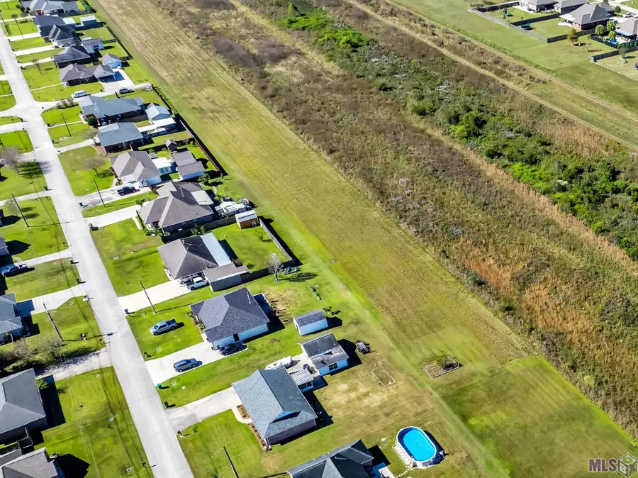102 Madeline St, Thibodaux, LA 70301 - #2